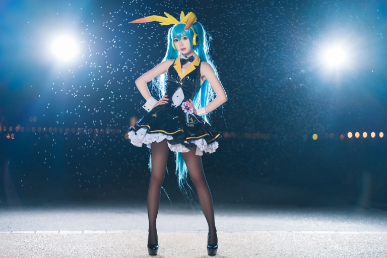 面饼仙儿《初音Miku》主题写真：19张全套美图