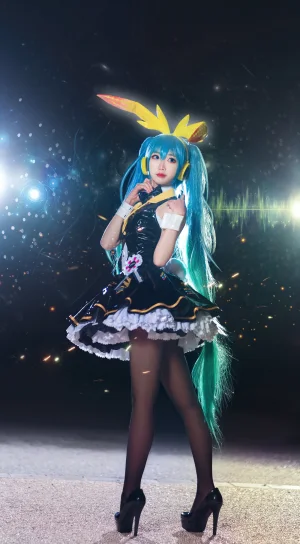 面饼仙儿《初音Miku》主题写真：19张全套美图