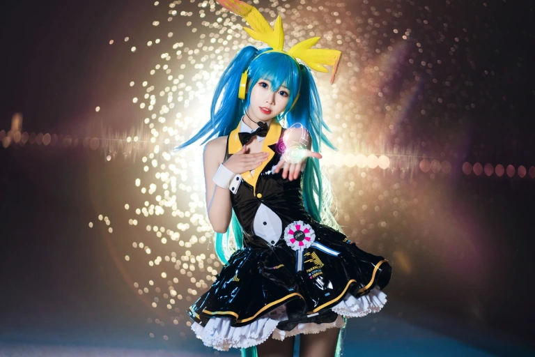 面饼仙儿《初音Miku》主题写真：19张全套美图