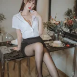 羽生三未《黑丝包臀OL》主题写真：40张全套美图