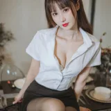 羽生三未《黑丝包臀OL》主题写真：40张全套美图