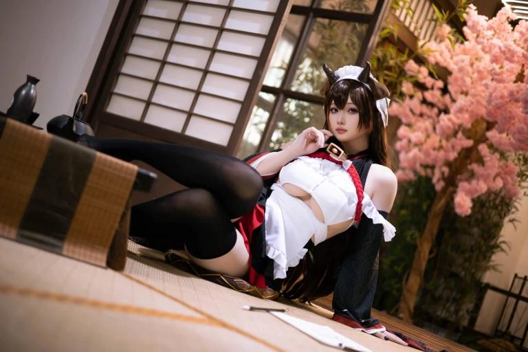 屿鱼《[Patreon] 2023年12月套图会员合集》主题写真：57张全套美图