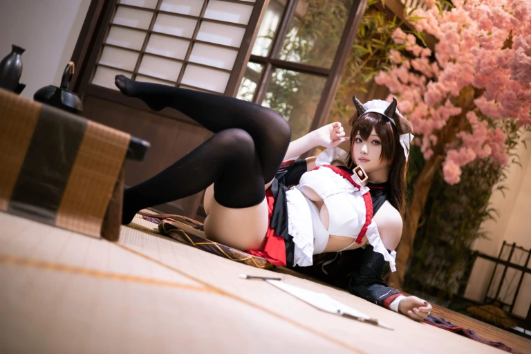 屿鱼《[Patreon] 2023年12月套图会员合集》主题写真：57张全套美图