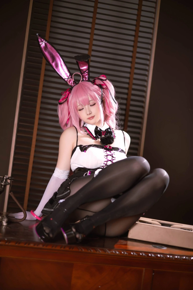 屿鱼《[Patreon] 2023年12月套图会员合集》主题写真：57张全套美图