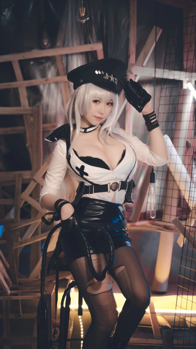 芋圆侑子《甘古特监狱服》主题写真：12张全套美图