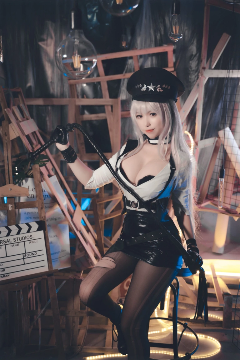 芋圆侑子《甘古特监狱服》主题写真：12张全套美图