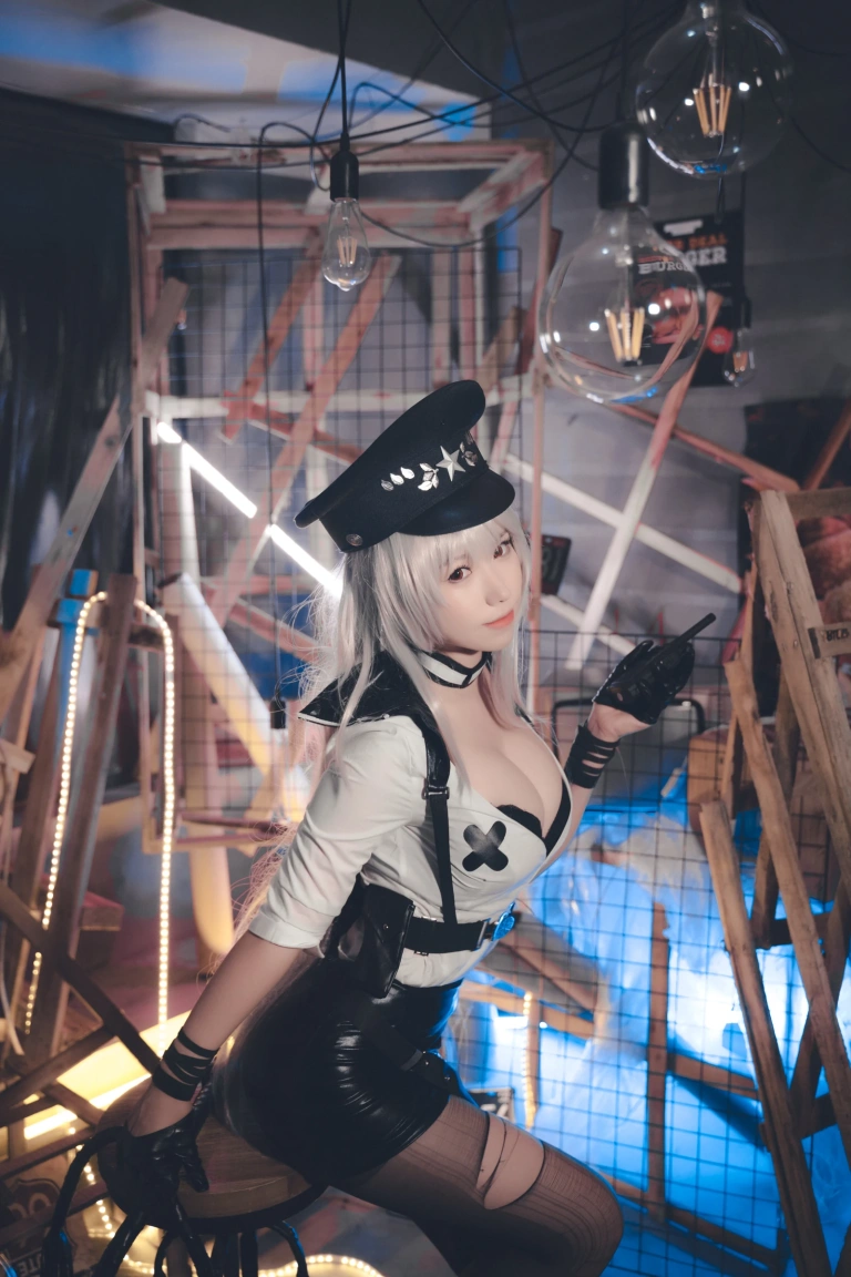 芋圆侑子《甘古特监狱服》主题写真：12张全套美图
