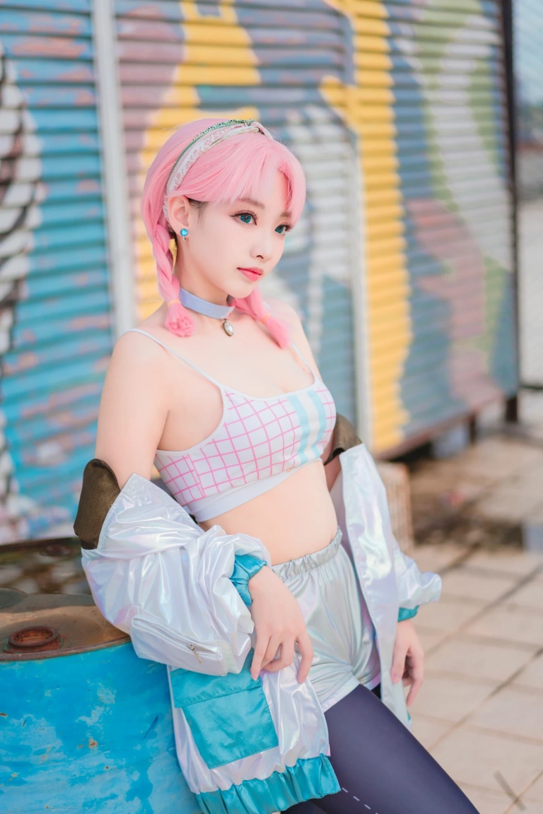 宮本桜《蓝毒》主题写真：16张全套美图