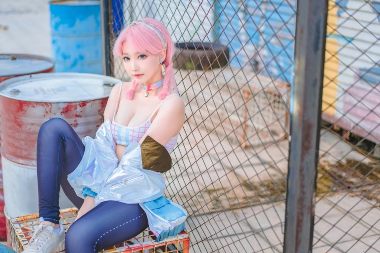宮本桜《蓝毒》主题写真：16张全套美图