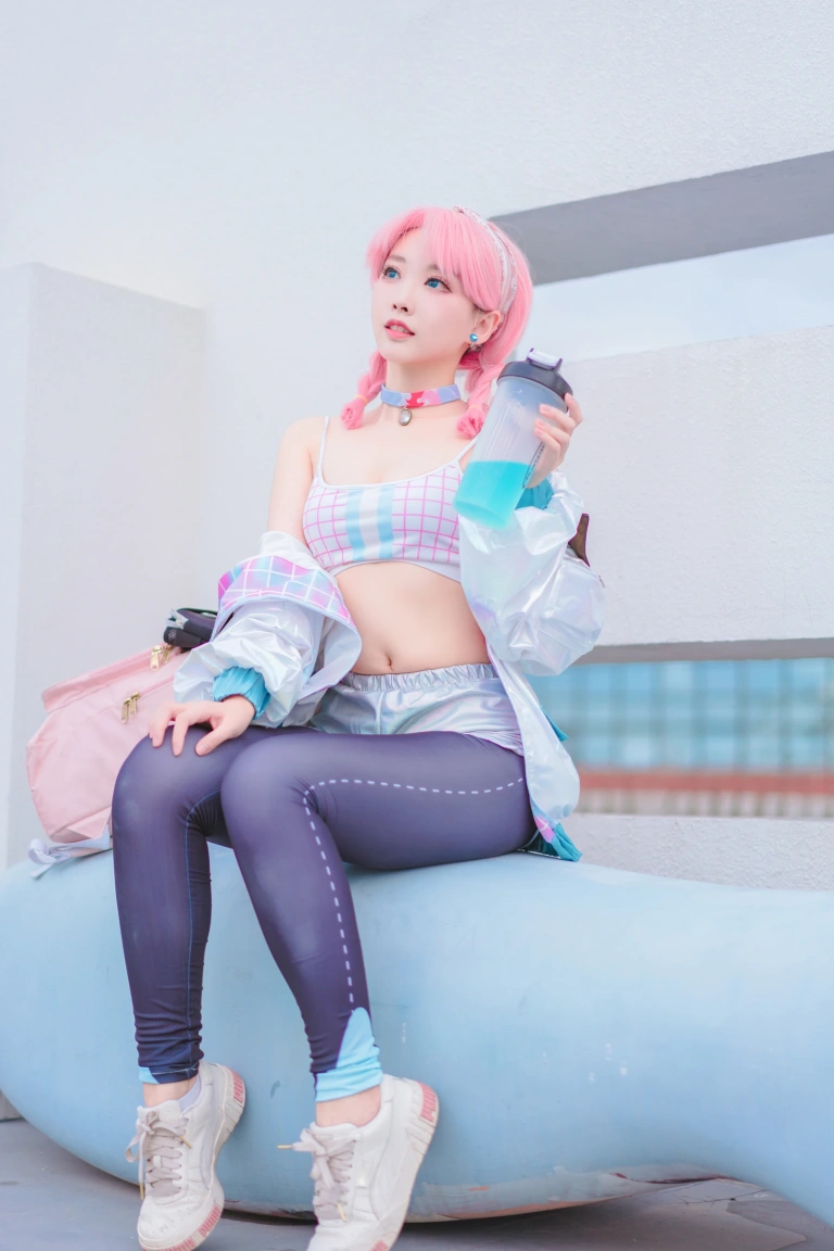 宮本桜《蓝毒》主题写真：16张全套美图