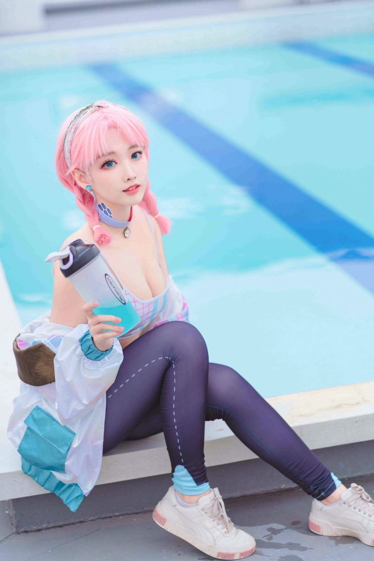 宮本桜《蓝毒》主题写真：16张全套美图