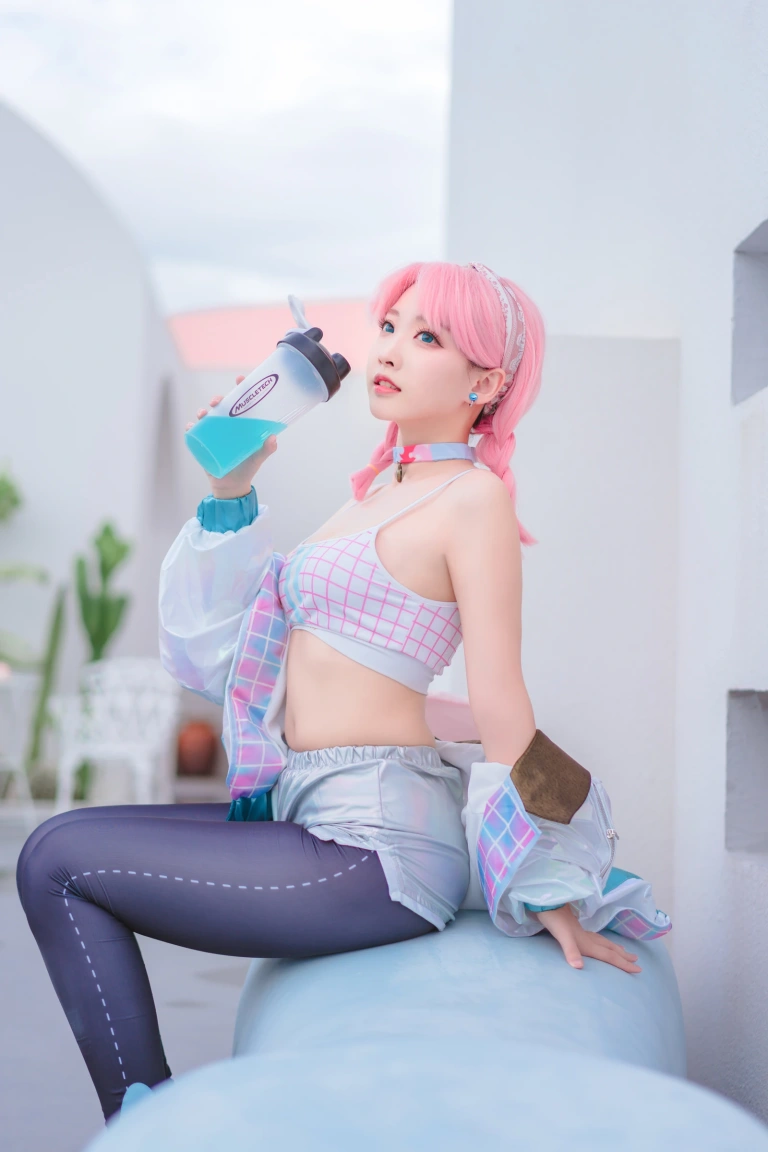 宮本桜《蓝毒》主题写真：16张全套美图