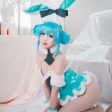 面饼仙儿《初音兔女郎》主题写真：17张全套美图