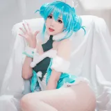 面饼仙儿《初音兔女郎》主题写真：17张全套美图