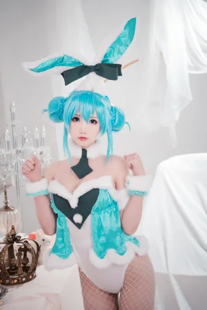面饼仙儿《初音兔女郎》主题写真：17张全套美图