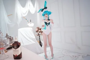 面饼仙儿《初音兔女郎》主题写真：17张全套美图