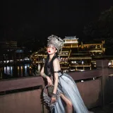 瓦斯塔亚小龙虾《苗疆女子》主题写真：18张全套美图