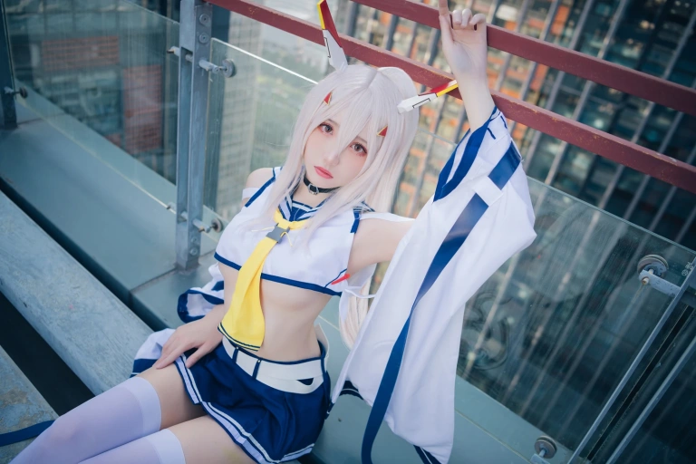 瓜希酱《绫波》主题写真：20张全套美图