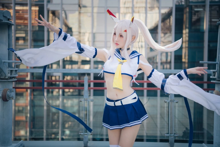 瓜希酱《绫波》主题写真：20张全套美图