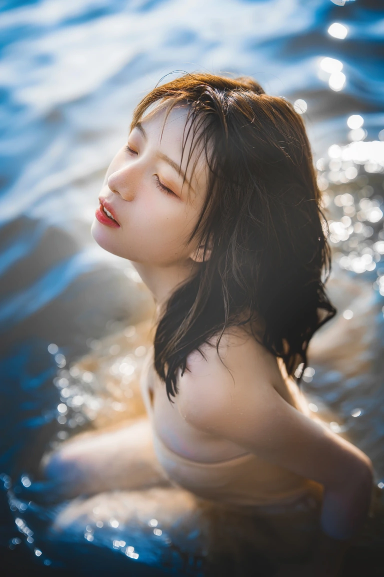 清青琴玖《搁浅》主题写真：23张全套美图