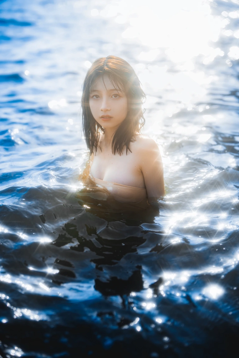 清青琴玖《搁浅》主题写真：23张全套美图