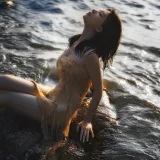 清青琴玖《搁浅》主题写真：23张全套美图