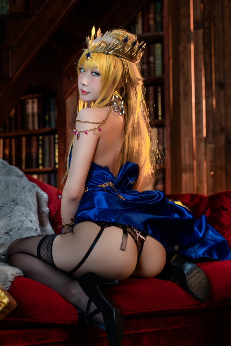 阿包也是兔娘《白枪呆同人睡衣》主题写真：25张全套美图