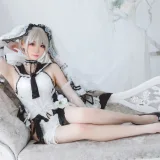 焖焖碳《可畏礼服》主题写真：33张全套美图