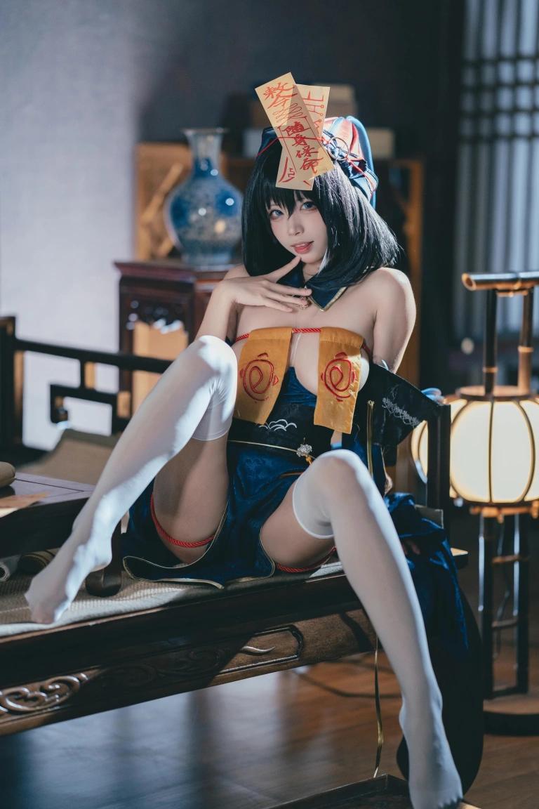 三無人型《华甲僵尸》主题写真：34张全套美图