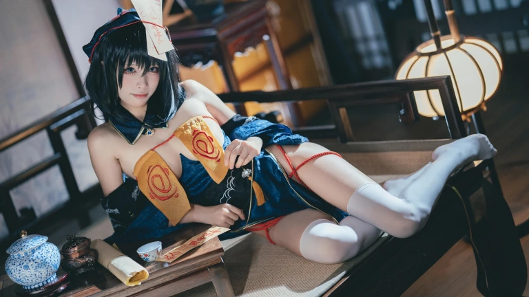 三無人型《华甲僵尸》主题写真：34张全套美图
