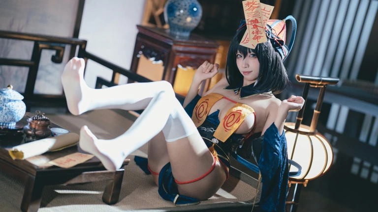 三無人型《华甲僵尸》主题写真：34张全套美图