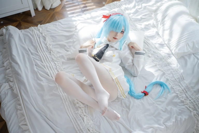 矢量鱼《碧蓝航线 雅努斯水手服》主题写真：38张全套美图