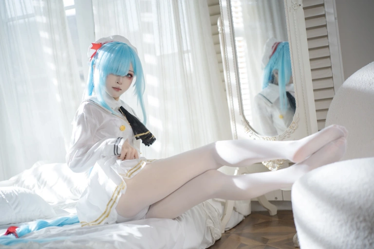 矢量鱼《碧蓝航线 雅努斯水手服》主题写真：38张全套美图