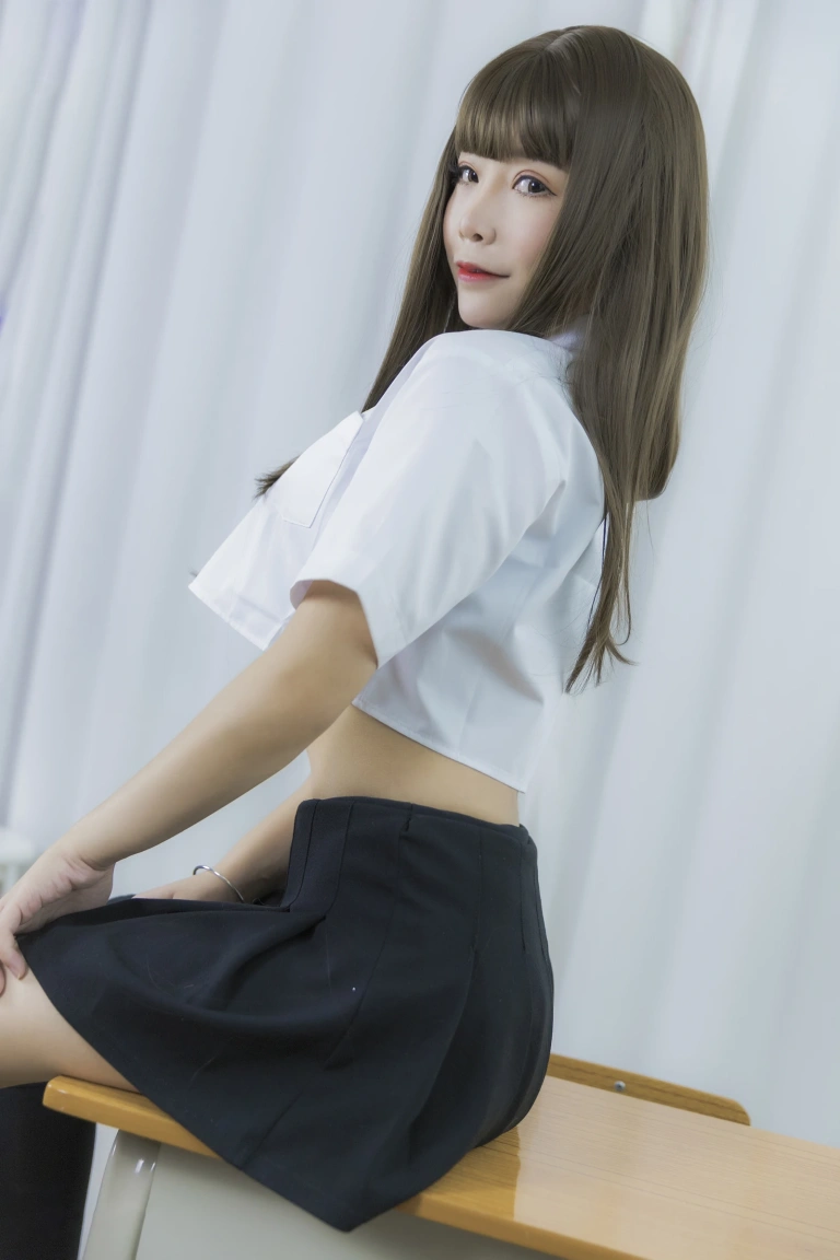 抱走莫子《等你下课》主题写真：42张全套美图