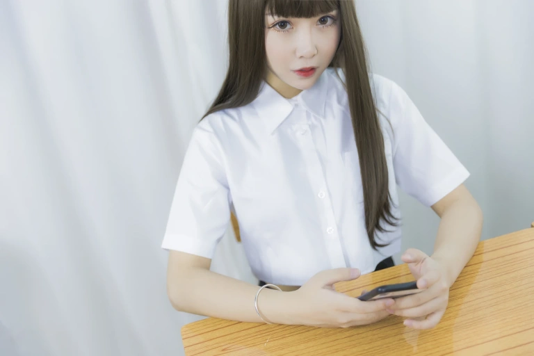 抱走莫子《等你下课》主题写真：42张全套美图