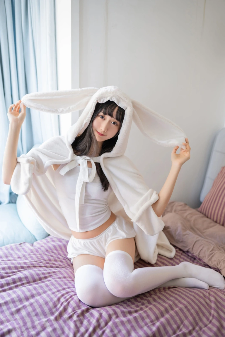 木棉棉《浴巾兔子》主题写真：42张全套美图