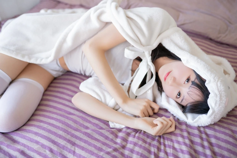 木棉棉《浴巾兔子》主题写真：42张全套美图
