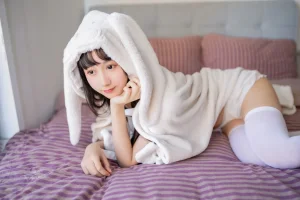 木棉棉《浴巾兔子》主题写真：42张全套美图