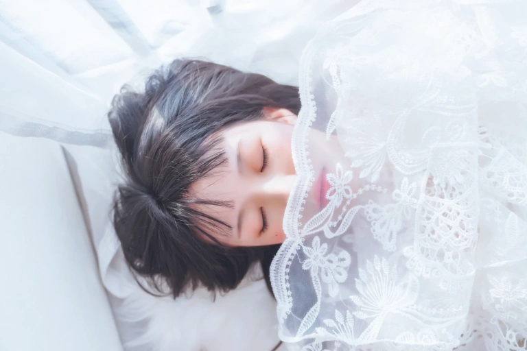 桜桃喵《初雪》主题写真：45张全套美图