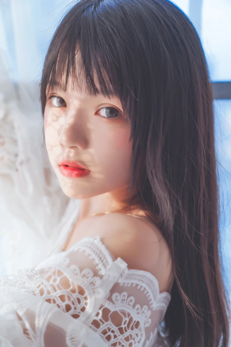 桜桃喵《初雪》主题写真：45张全套美图