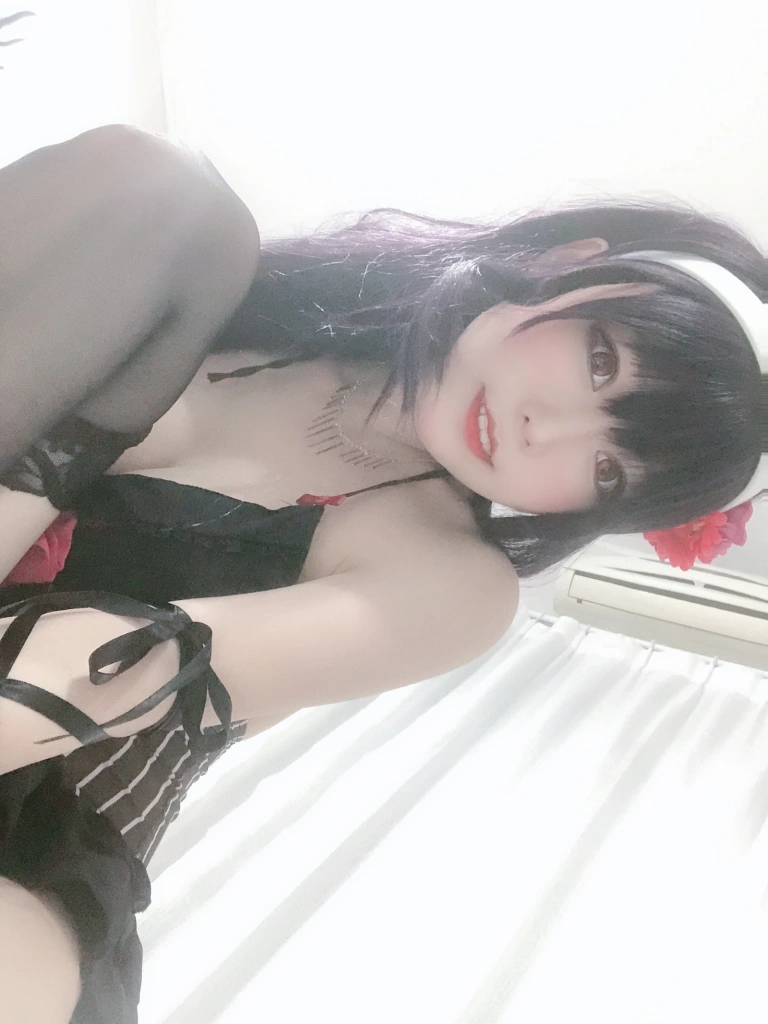 香草喵露露《诗羽学姐睡衣 自拍》主题写真：45张全套美图