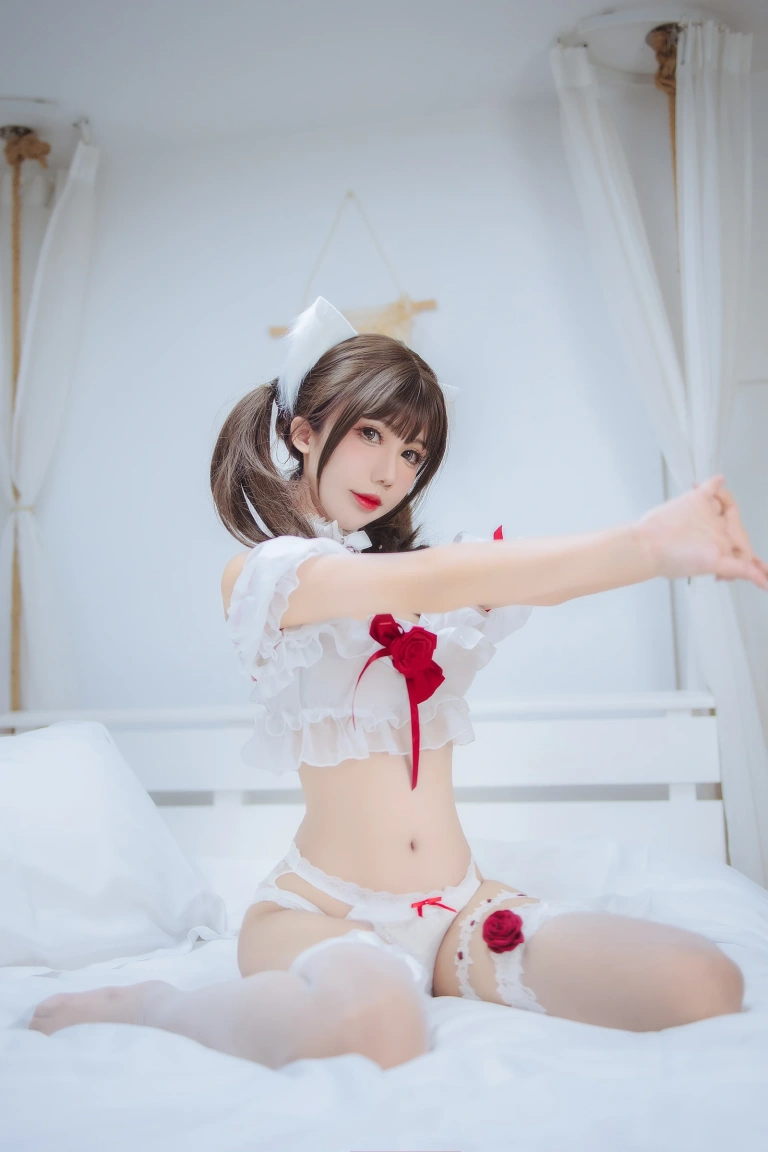 仙女月《白猫少女》主题写真：50张全套美图