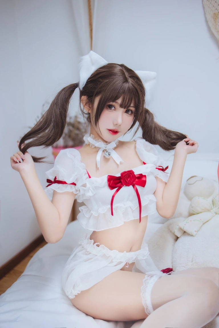 仙女月《白猫少女》主题写真：50张全套美图