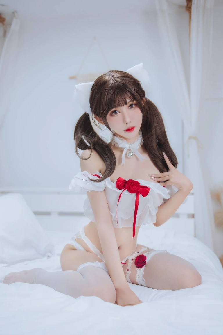 仙女月《白猫少女》主题写真：50张全套美图