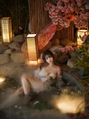 叉子宝宝《温泉》主题写真：53张全套美图