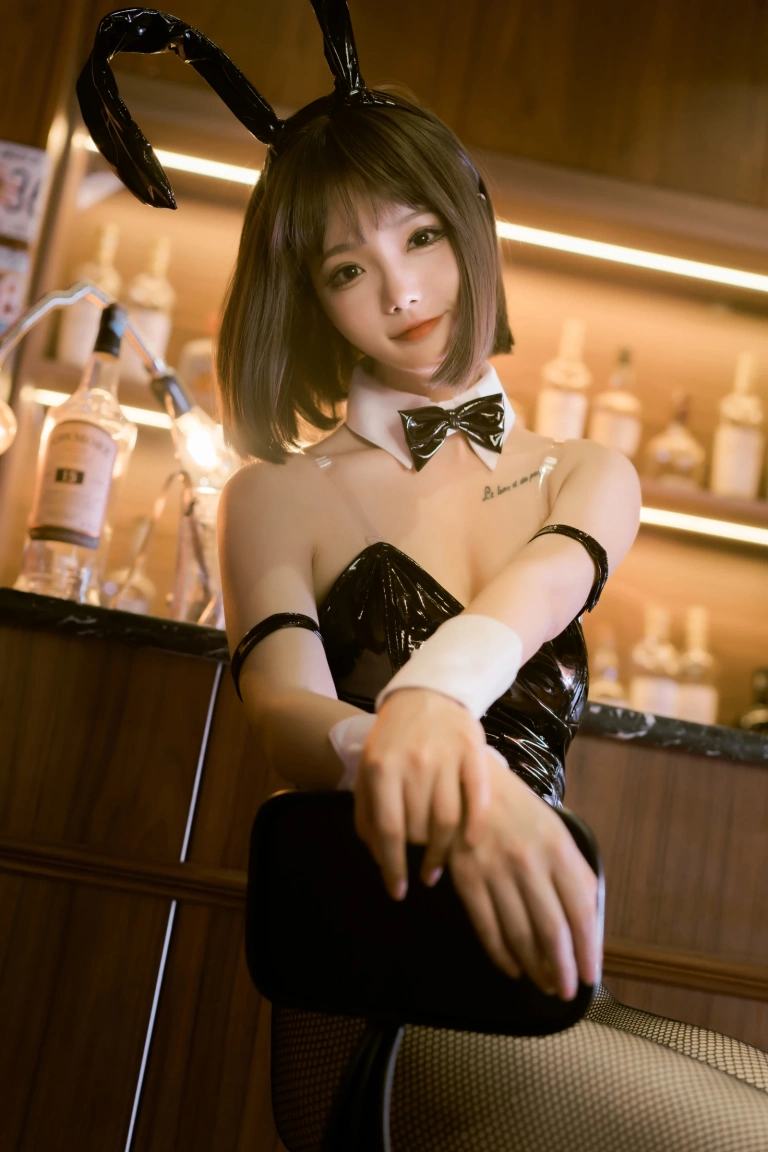 桃良阿宅《秘密交易》主题写真：53张全套美图