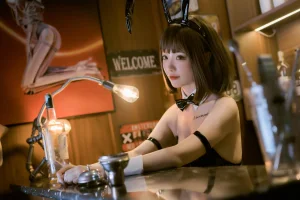 桃良阿宅《秘密交易》主题写真：53张全套美图