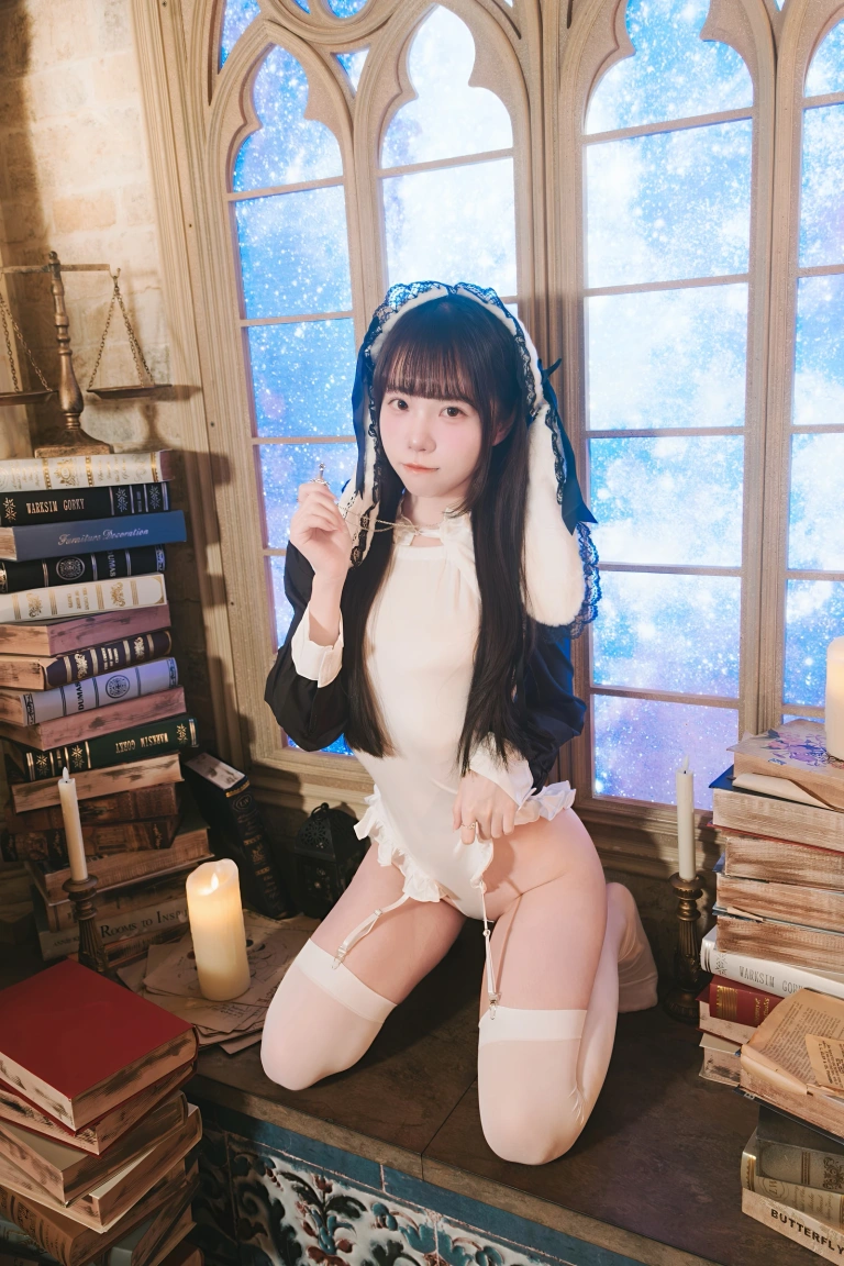 可可小白兔《谁家的小恶魔呀》主题写真：65张全套美图