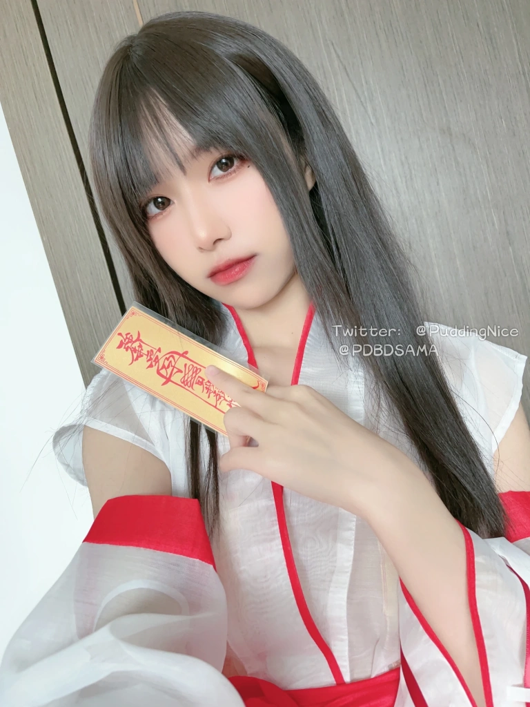 布丁大法《C4莓果挞》主题写真：62张全套美图，含4个视频