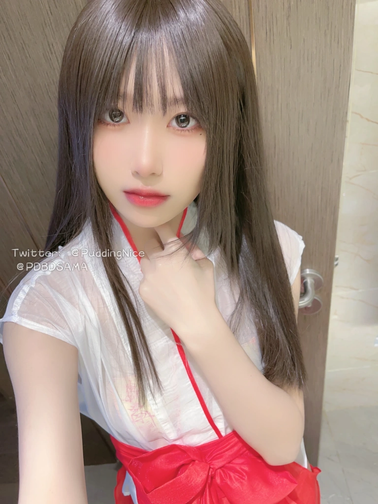 布丁大法《C4莓果挞》主题写真：62张全套美图，含4个视频